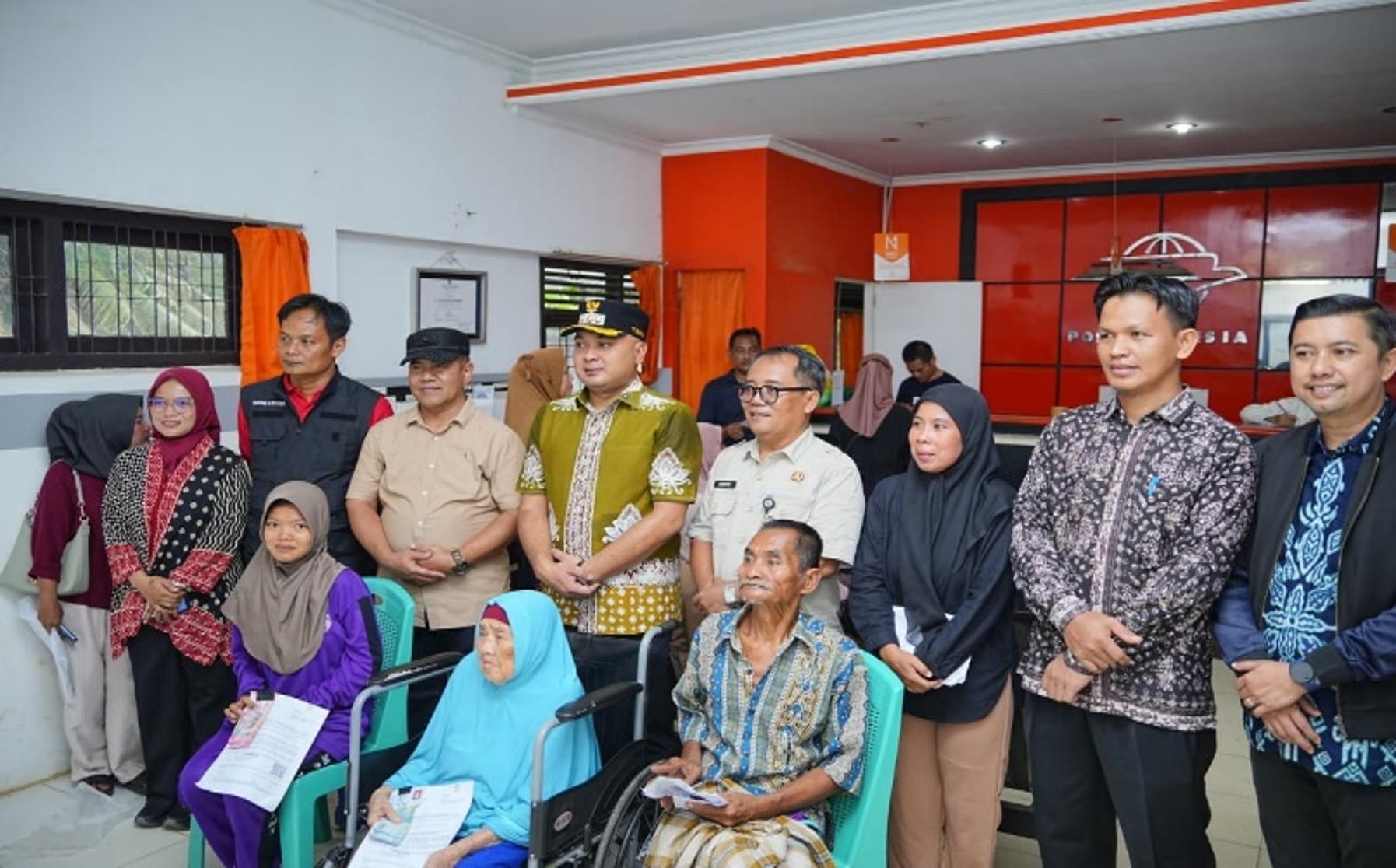 BANTUAN ATENSI KEMENSOS MELALUI SENTRA ALYATAMA JAMBI DISALURKAN KEPADA MASYARAKAT KABUPATEN TEBO
